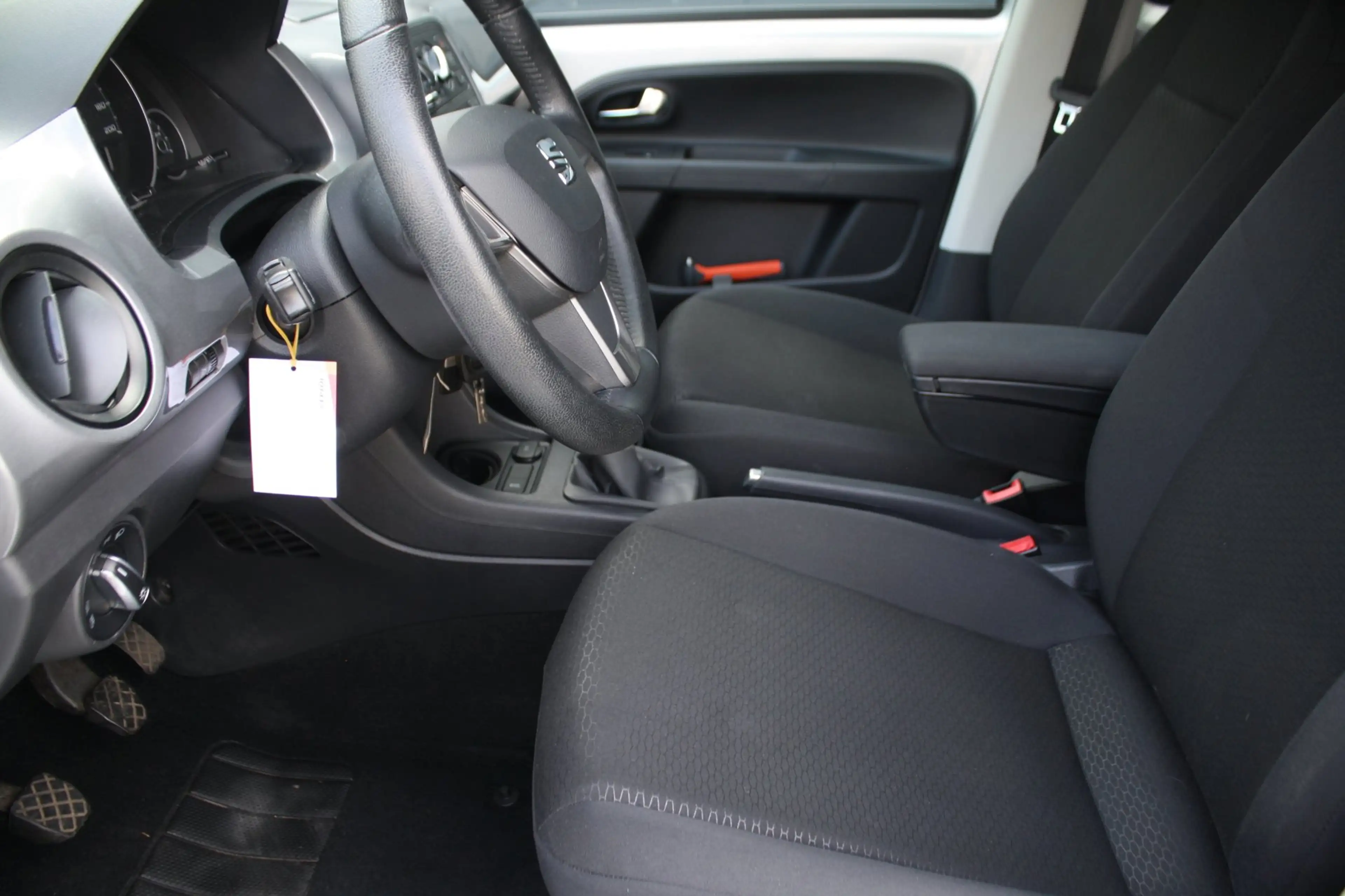SEAT Mii 1.0 Sport Dynamic - AIRCO - PDC - RIJKLAAR - 5-DEU — photo 15