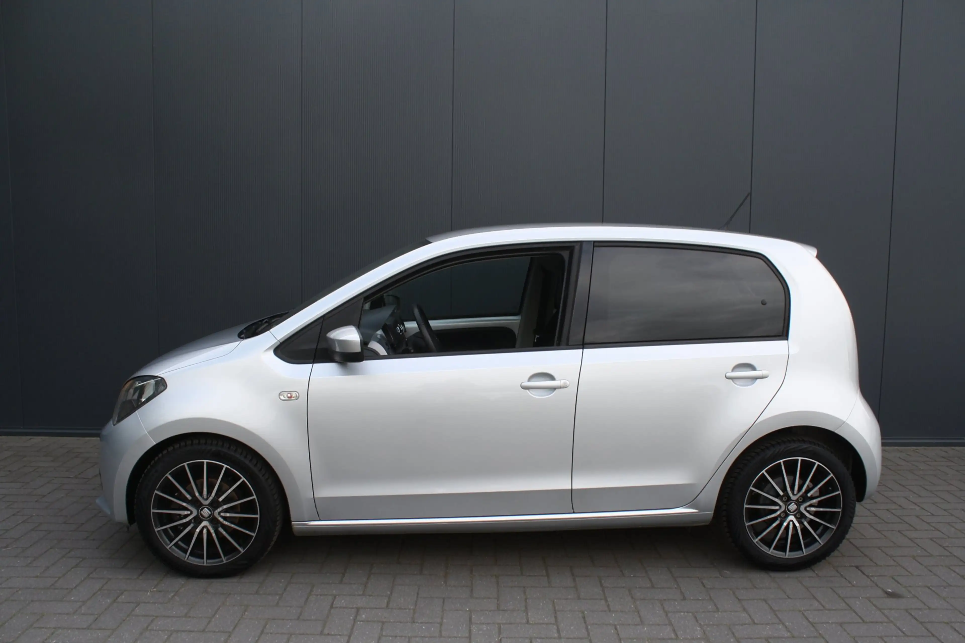 SEAT Mii 1.0 Sport Dynamic - AIRCO - PDC - RIJKLAAR - 5-DEU — photo 6