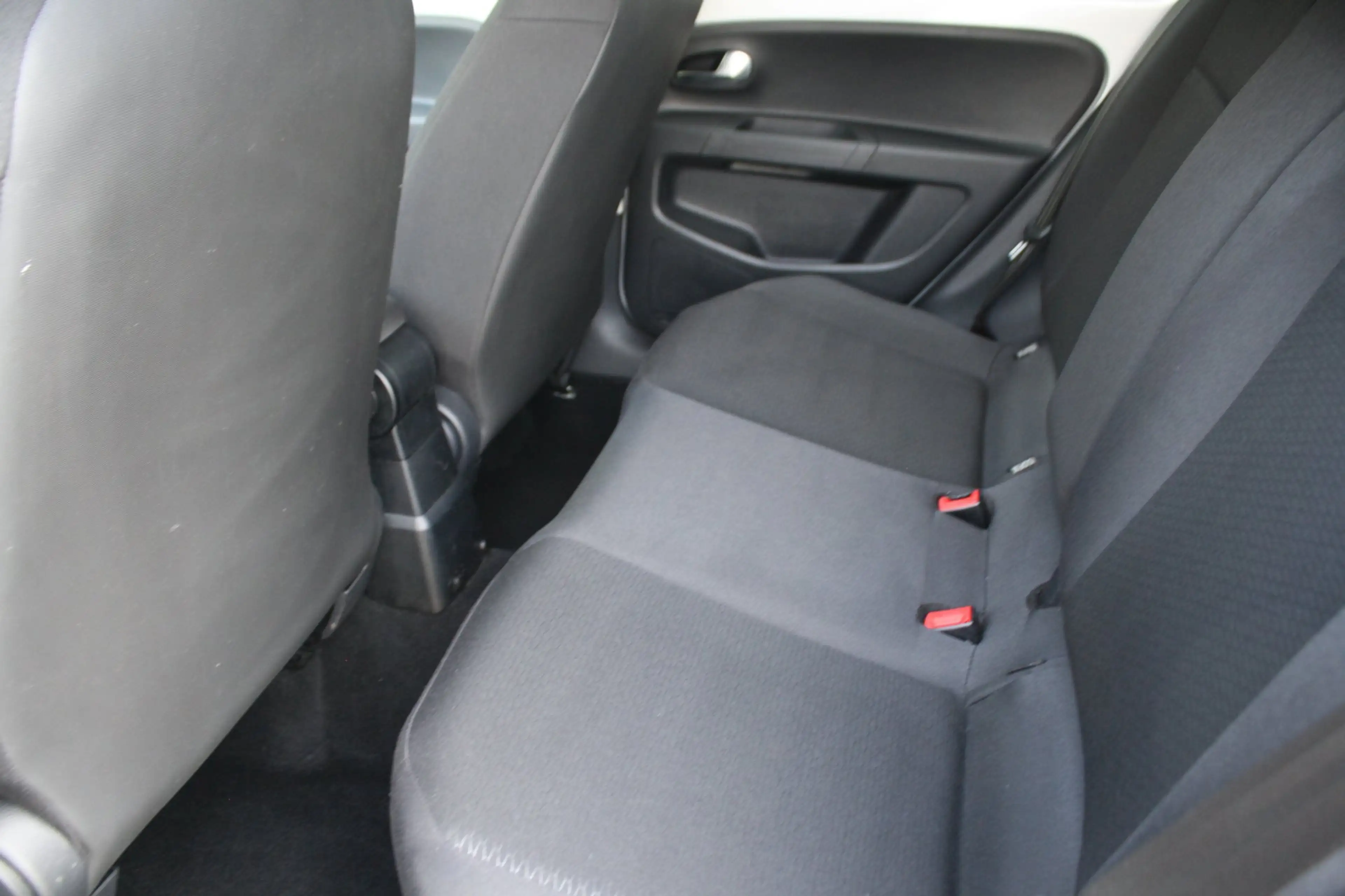 SEAT Mii 1.0 Sport Dynamic - AIRCO - PDC - RIJKLAAR - 5-DEU — photo 5