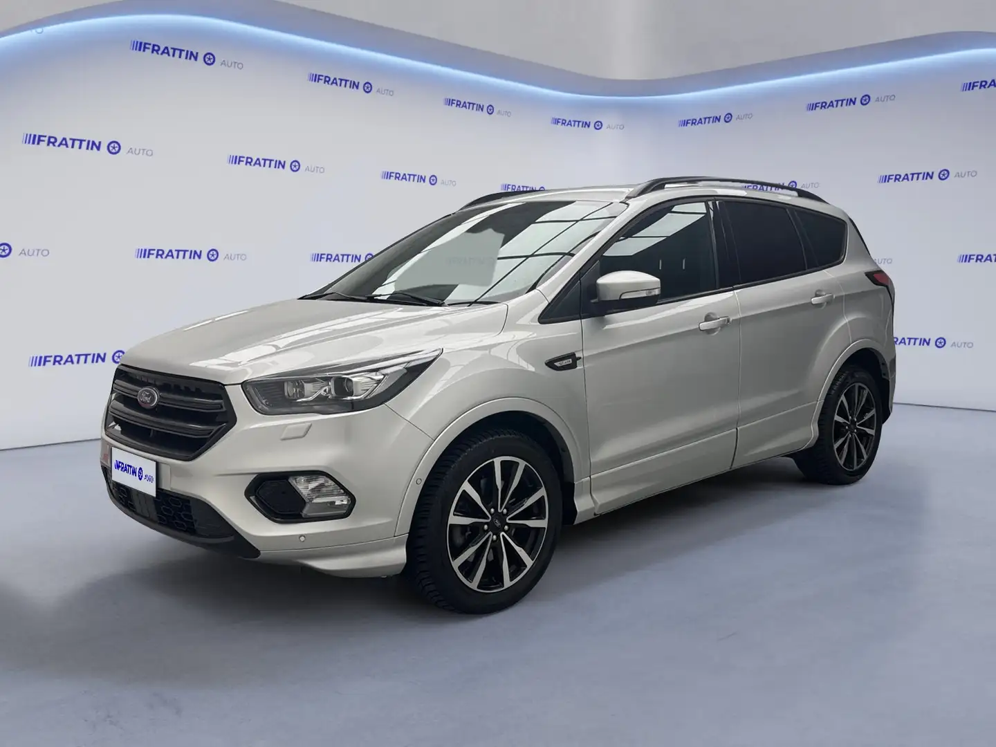 Ford Kuga 2.0 TDCI 150 CV S&S 4WD Powershift ST-Line Срібний - 1
