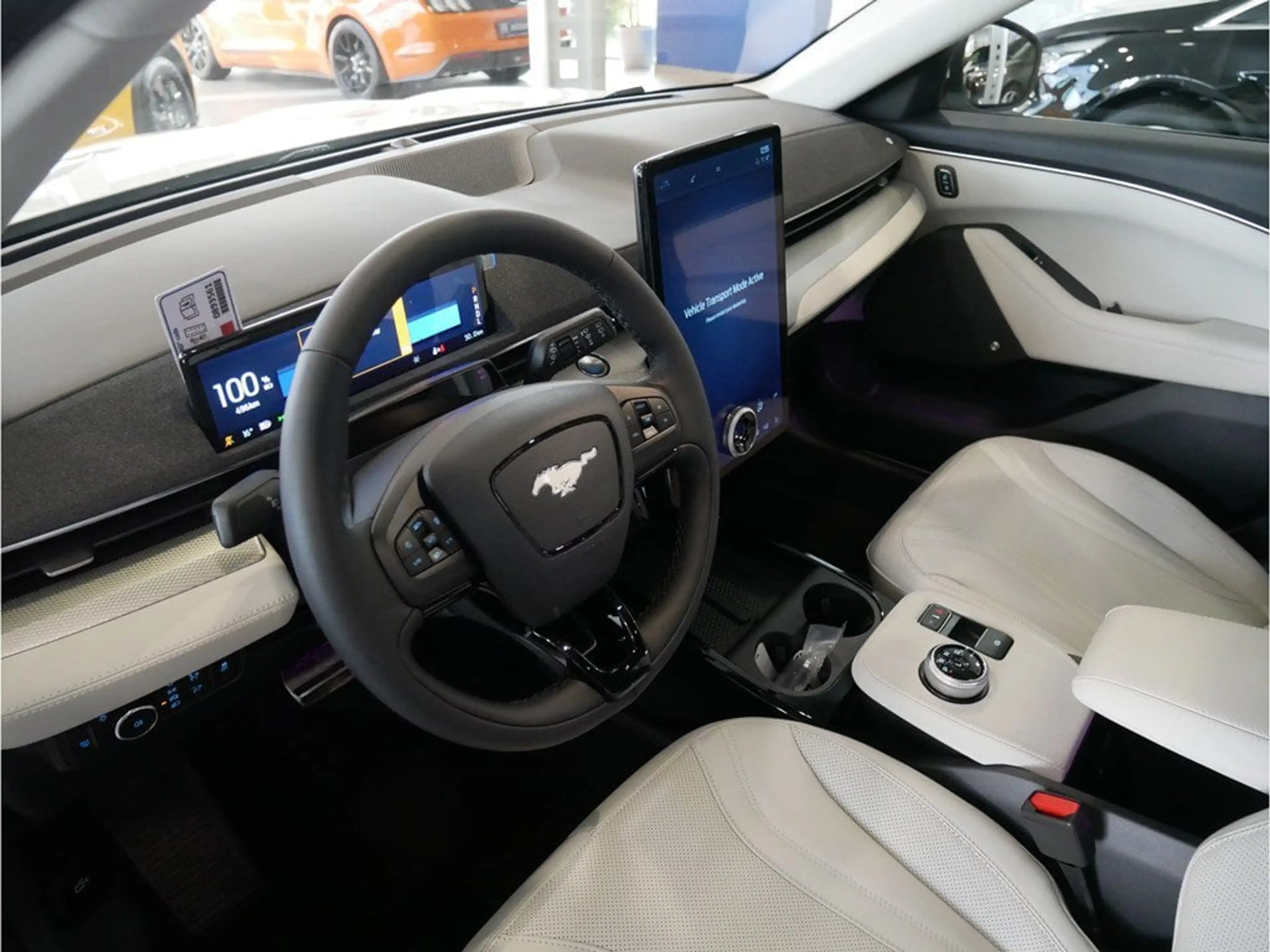 Ford Mustang Mach-E 91 kWh Premium AWD — photo 2