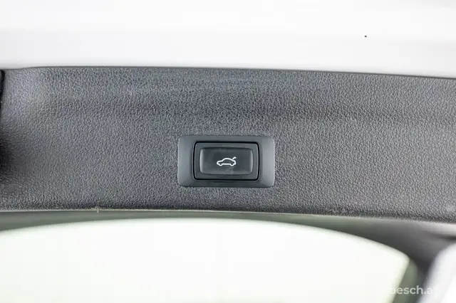 Audi A6 view 8