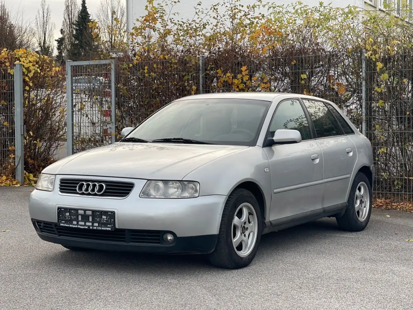 Audi A3 1.9TDI 81kW TÜV NEU Silber - 1