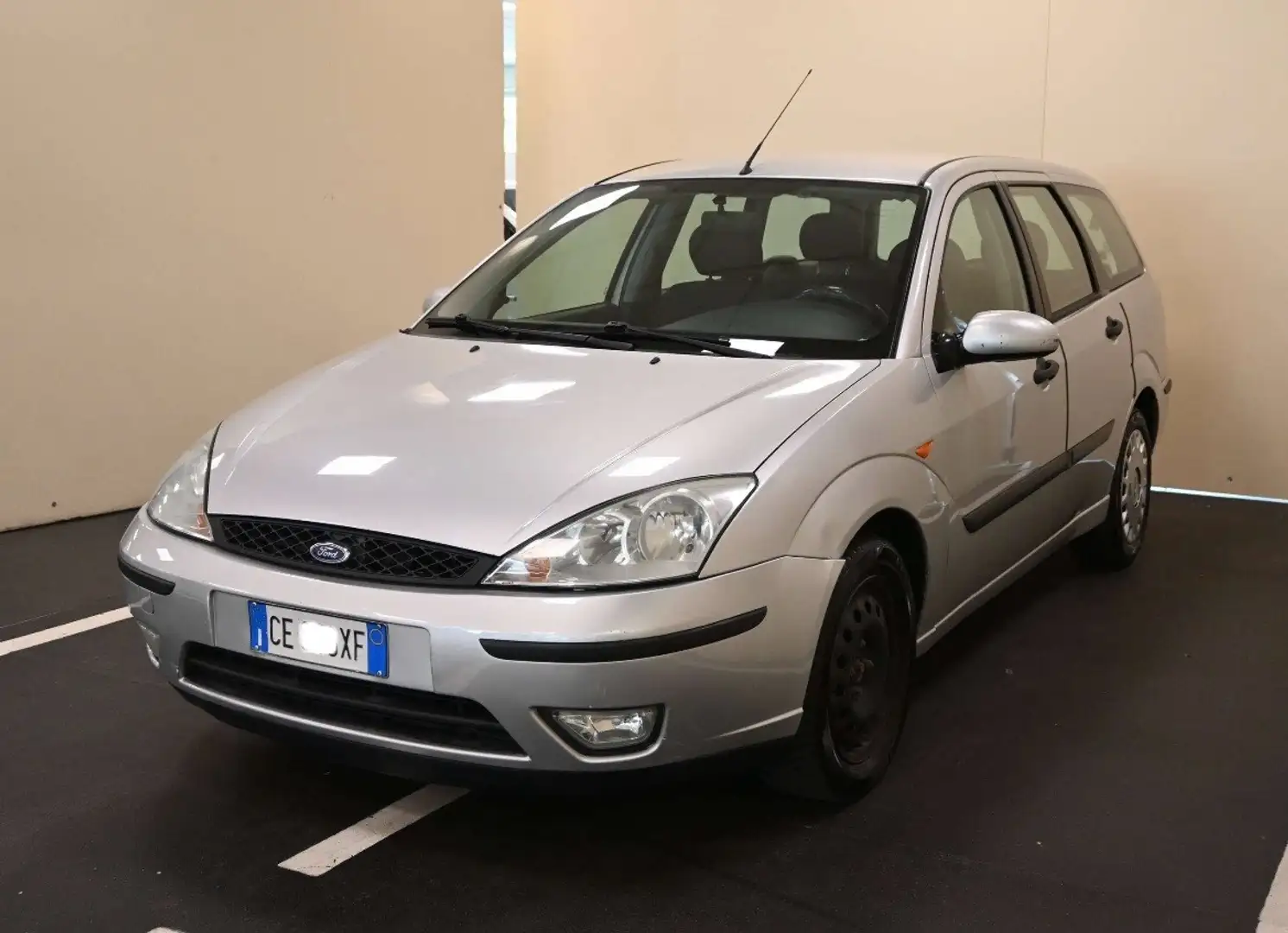 Ford Focus SW 1.8 tdci Ambiente 100cv Grigio - 2