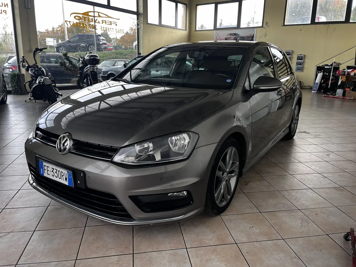 Volkswagen Golf R R Line - 1