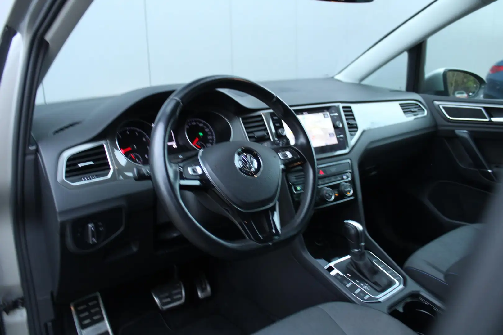 Volkswagen Golf Sportsvan 1.5 TSI 130pk ACT DSG Automaat Comfortline Join | Gris - 2