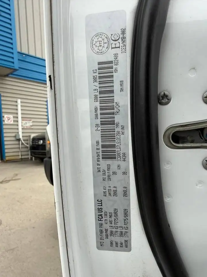 RAM 1500 снимка RAM 1500