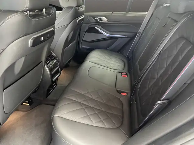 BMW X5 view 6