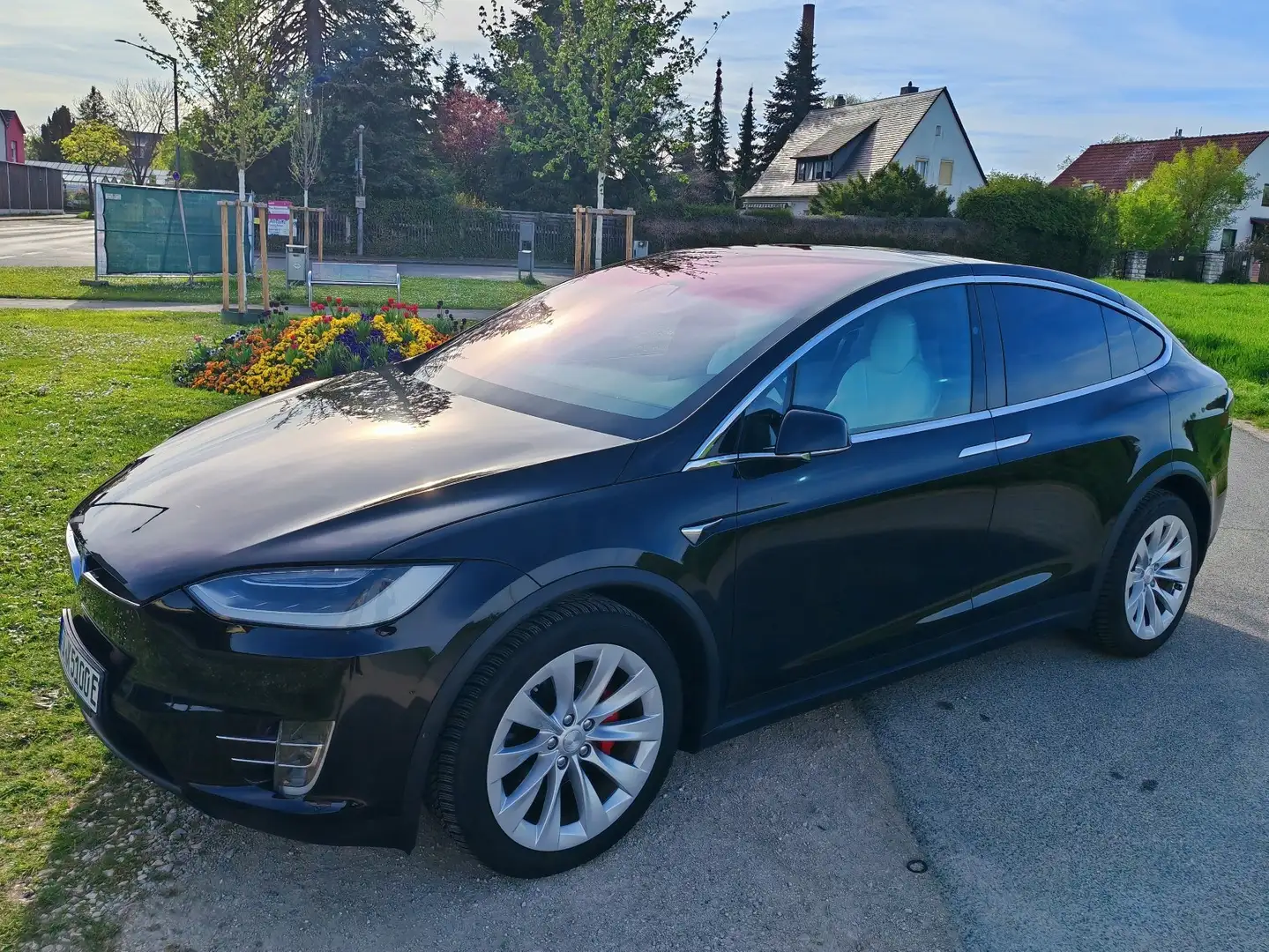 Tesla Model X RAVEN Performance Ludicrous crna - 1