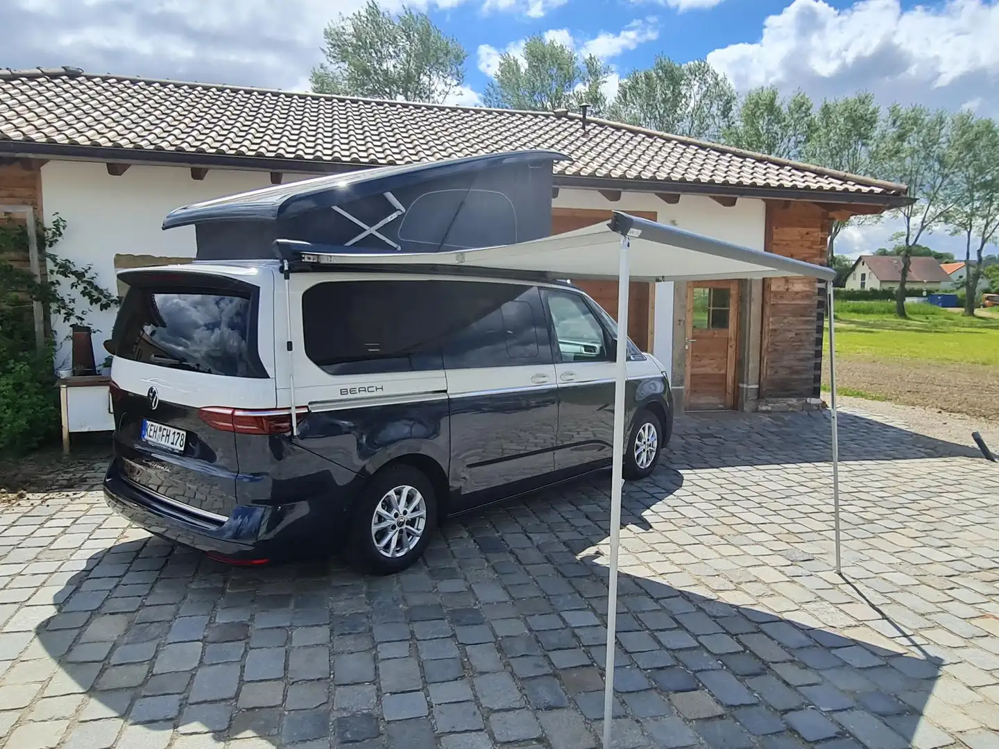 Volkswagen T7 California T7 2.0TDI DSG California Beach GV5 High+ Azul - 2