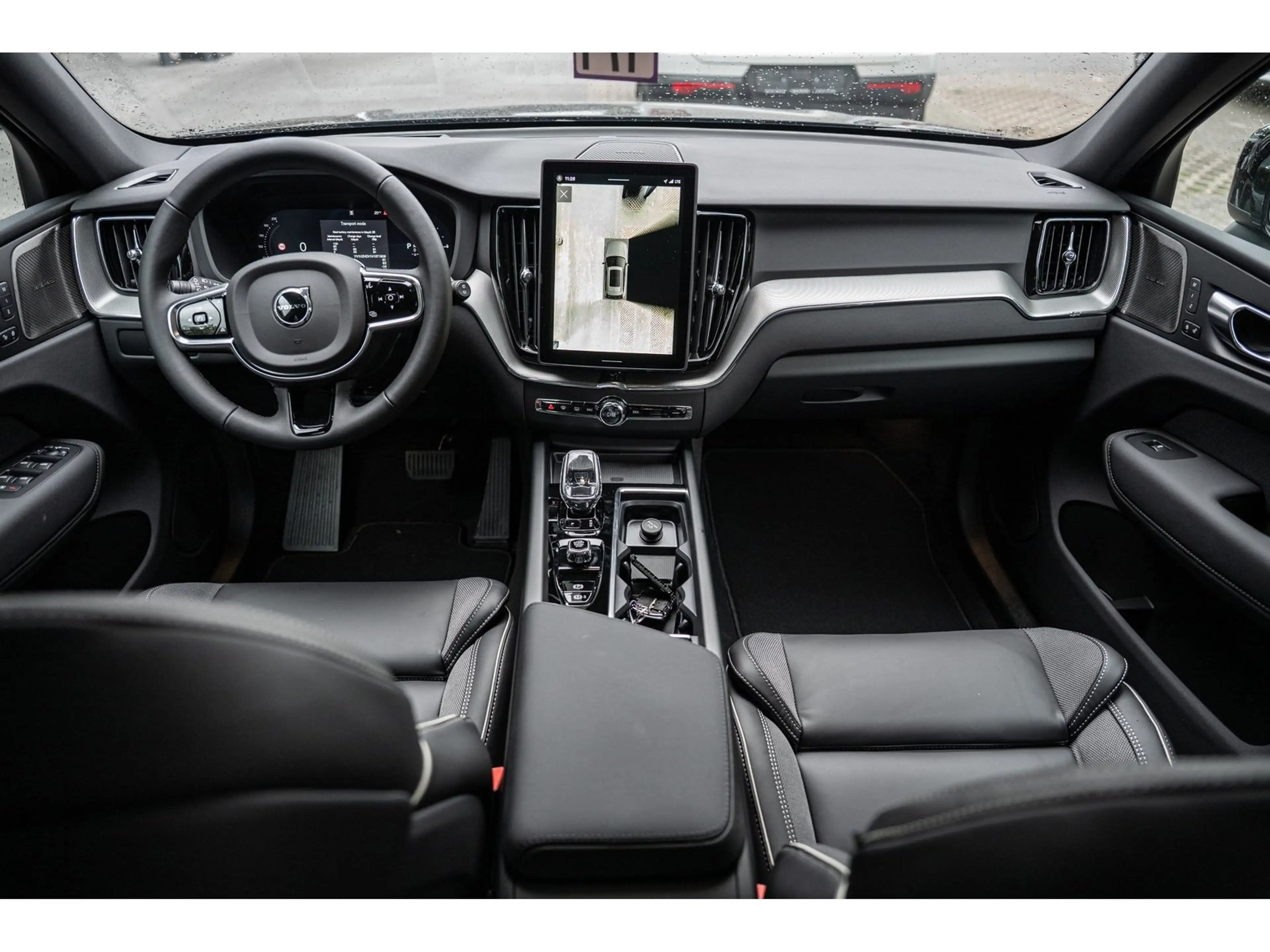 Volvo XC60 T8 Plus Black Edition Plug-In Hybrid AWD — photo 9