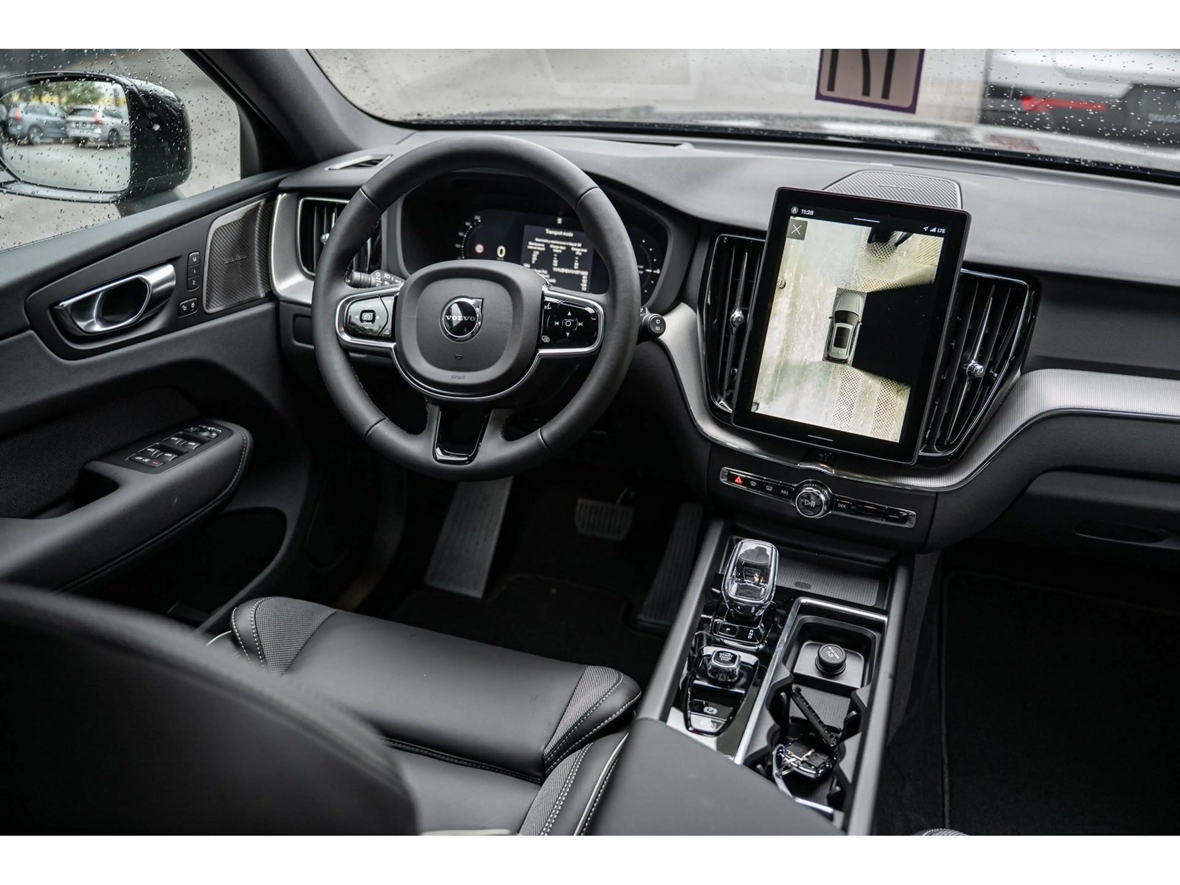 Volvo XC60 T8 Plus Black Edition Plug-In Hybrid AWD — photo 10