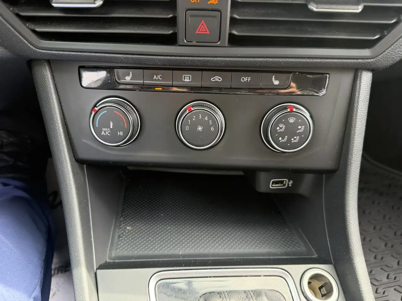 Volkswagen Jetta снимка Volkswagen Jetta