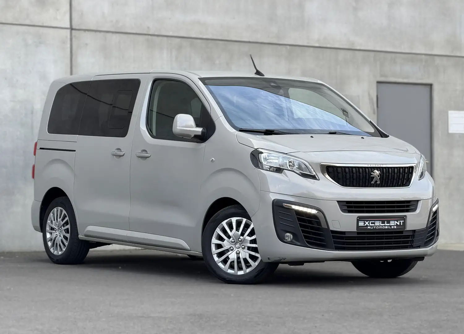 Peugeot Traveller 1.6 BlueHDi/8 PLACE/FULL OPTION/PRIX EMPORTER !!! Grijs - 2