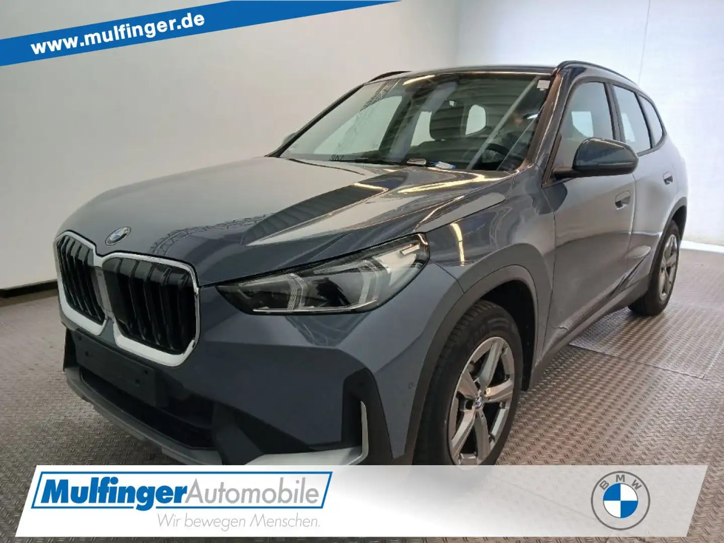 BMW X1 x20d AdapLED DrivAs Plus KomfZ AHK PaAs Navi Grau - 1