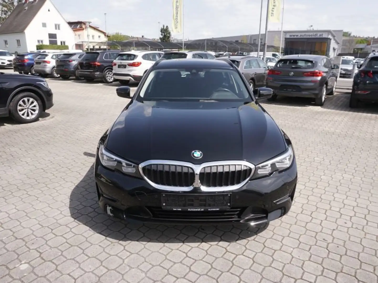 BMW 318 d Touring Aut. *LED+NAVI+17"ALU* Schwarz - 2