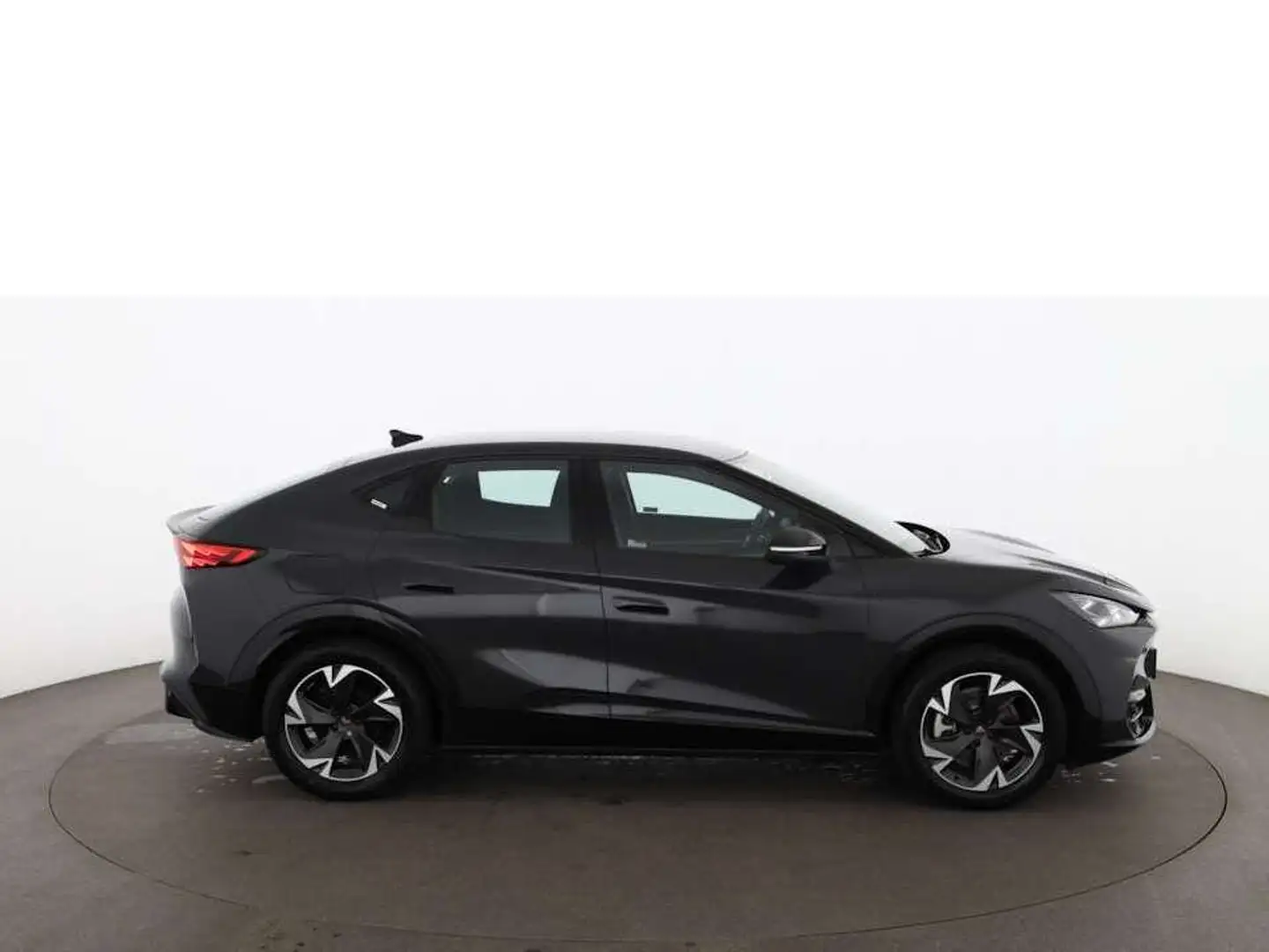 CUPRA Tavascan Edge 77kWh Aut LED RADAR ASSIST R-CAM Šedá - 2