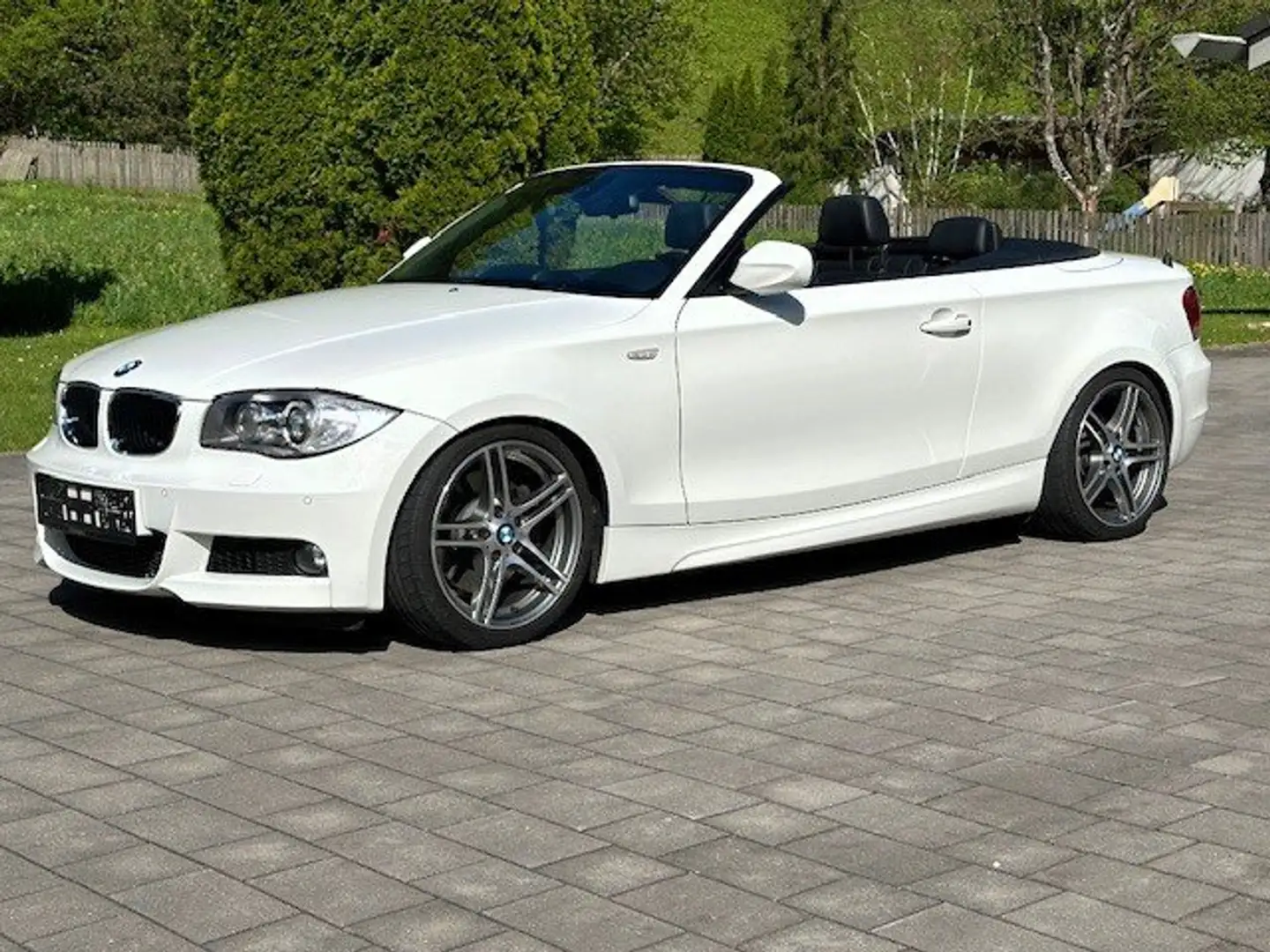 BMW 123 123d Cabrio Weiß - 1