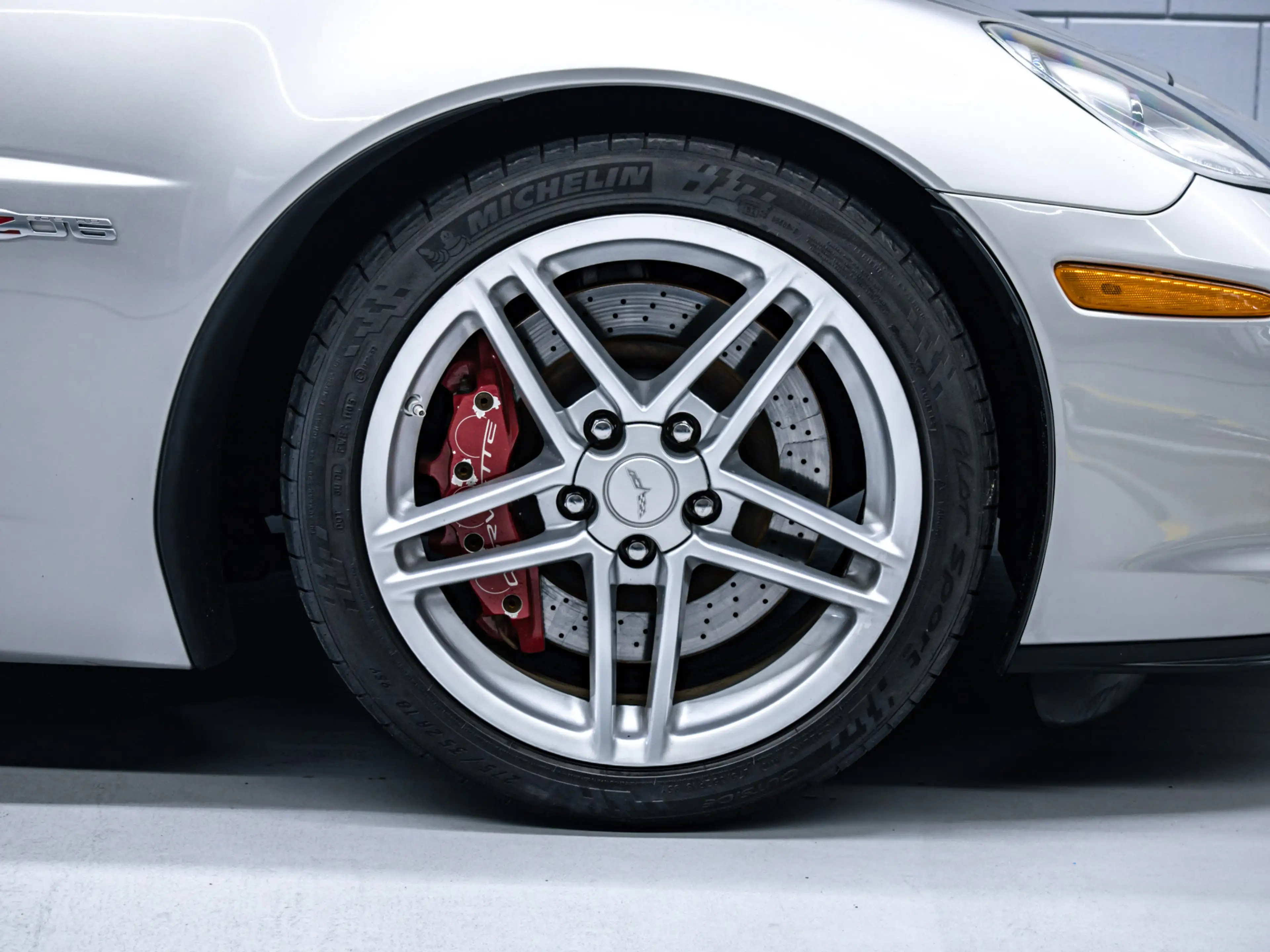 Chevrolet Corvette C6 Z06 7.0L V8 Coupe — photo 12
