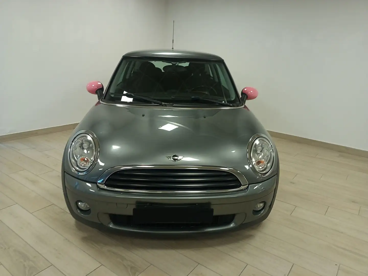 MINI One (R56) 1.4 16V One (55kW) Grau - 2