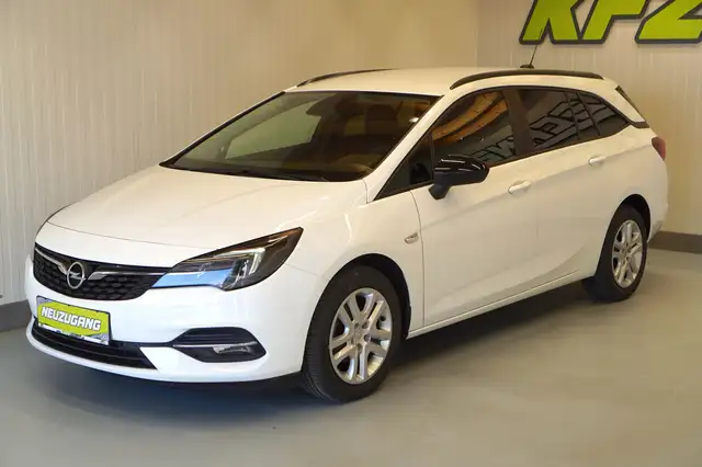 Opel Astra view 11