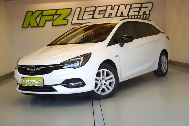 Opel Astra view 8