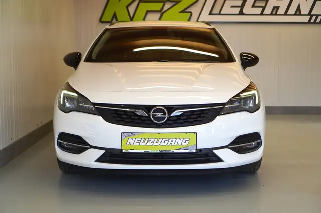 Opel Astra view 9