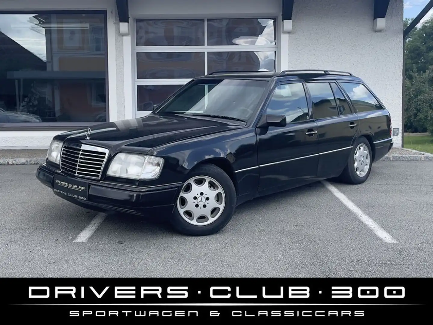 Mercedes-Benz E 220 W124 Schwarz - 1