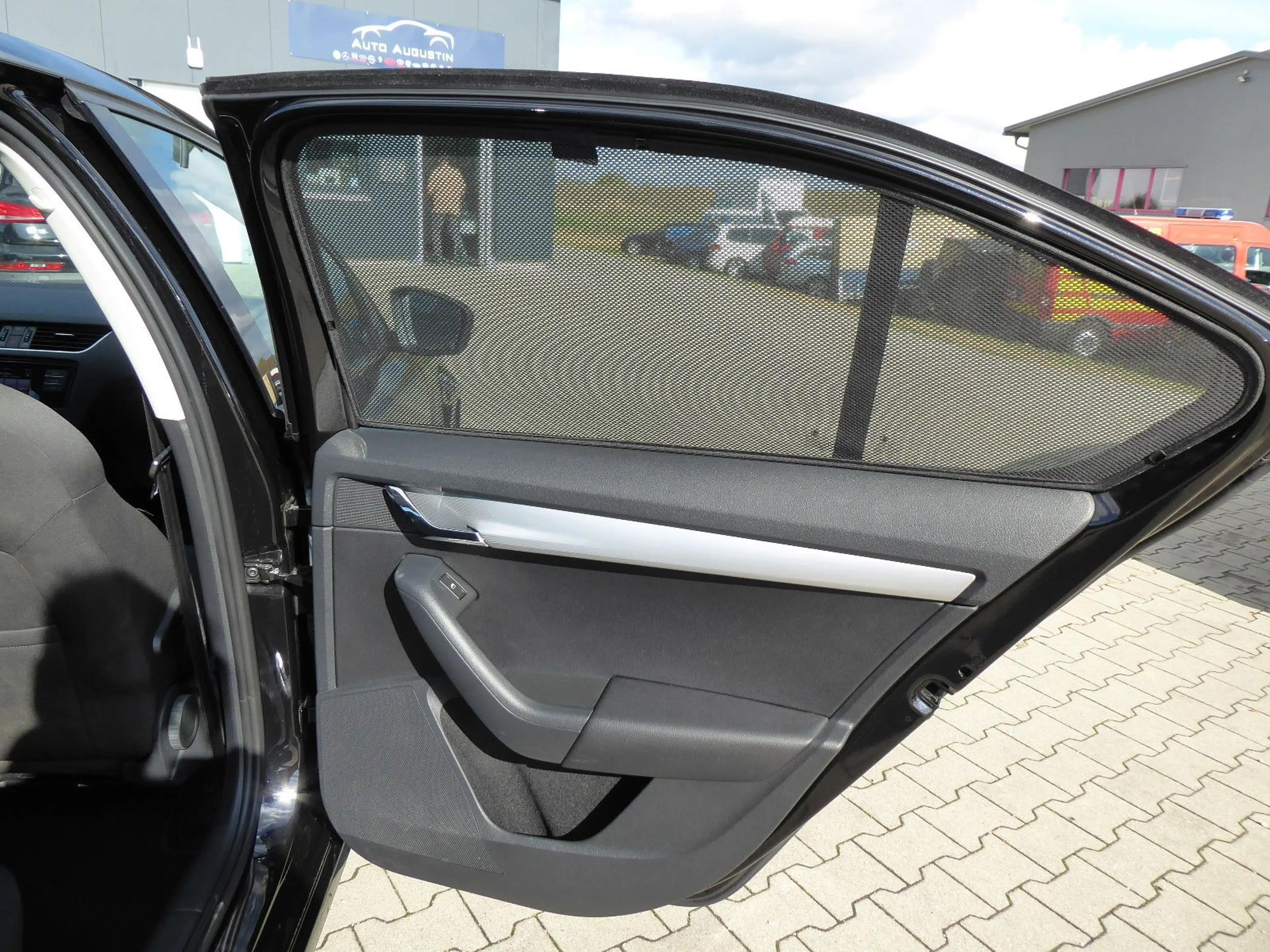 Skoda Octavia Elegance 1,8TSI 1.Hand/Klimaaut./PDC/Sitzh. uvm — photo 14