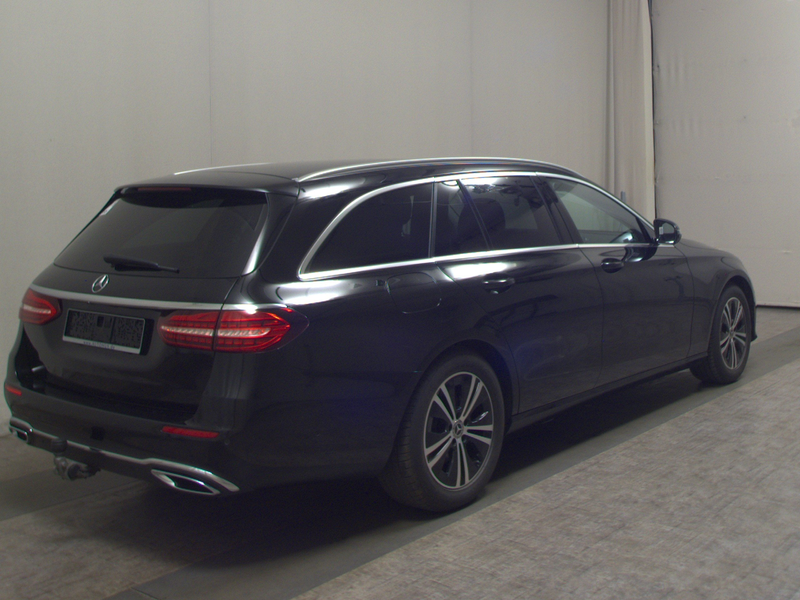 Mercedes-Benz E 220 T d Avantgarde Navi LED Widescreen AHK RFK — photo 4