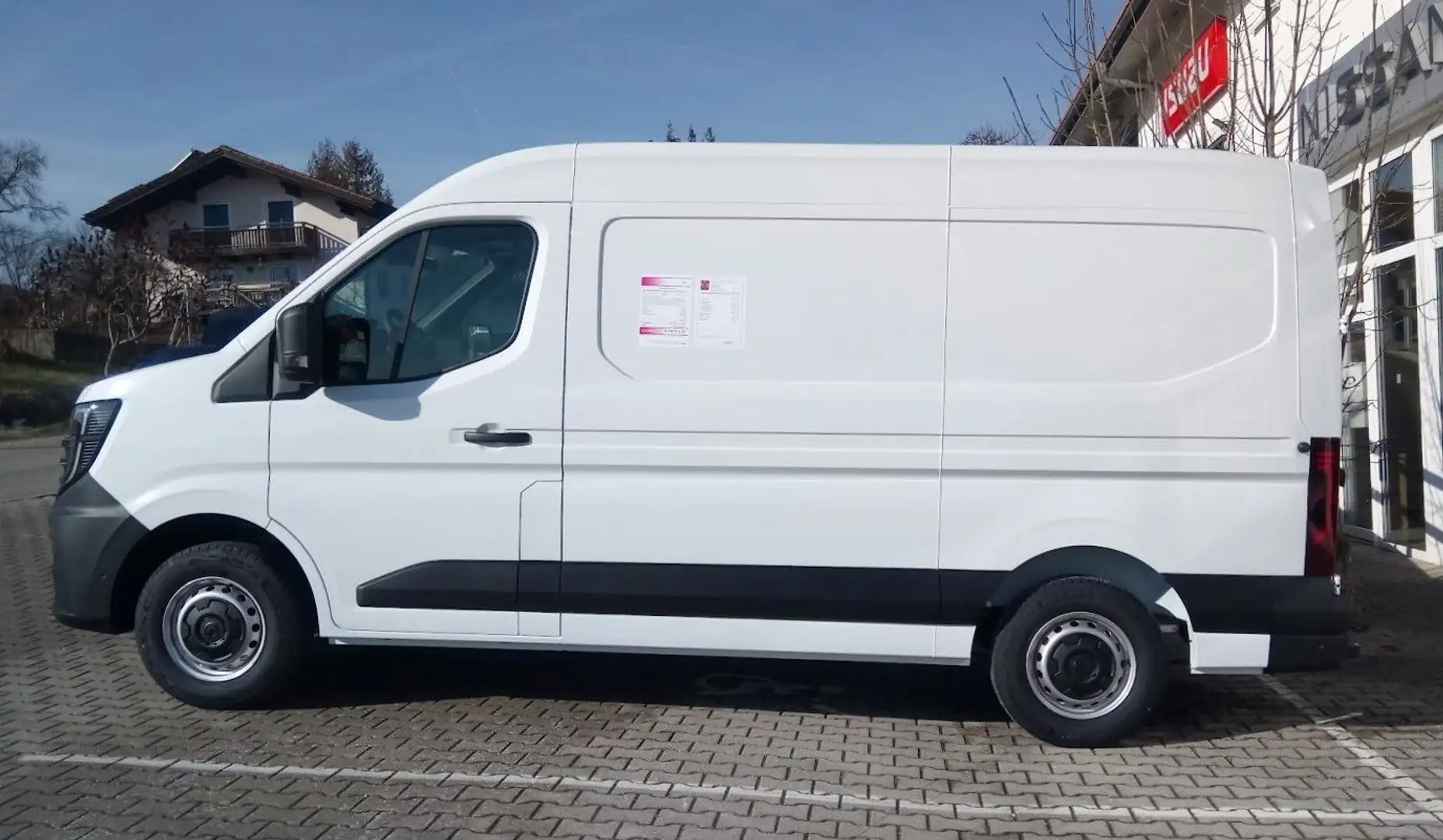Nissan Interstar L2H2 3,5t FWD MT N-Conn. Weiß - 1