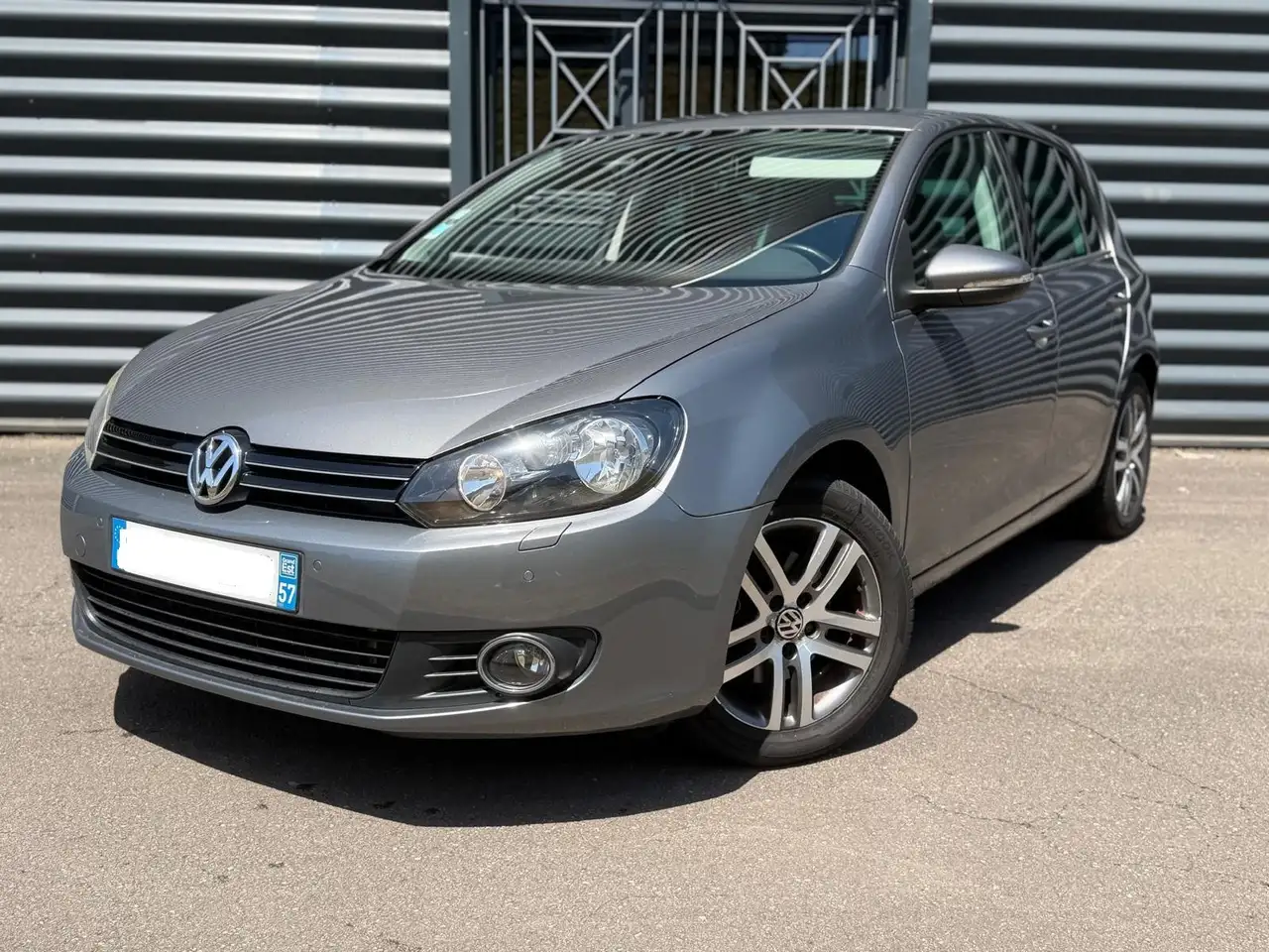 Volkswagen Golf Standard Model