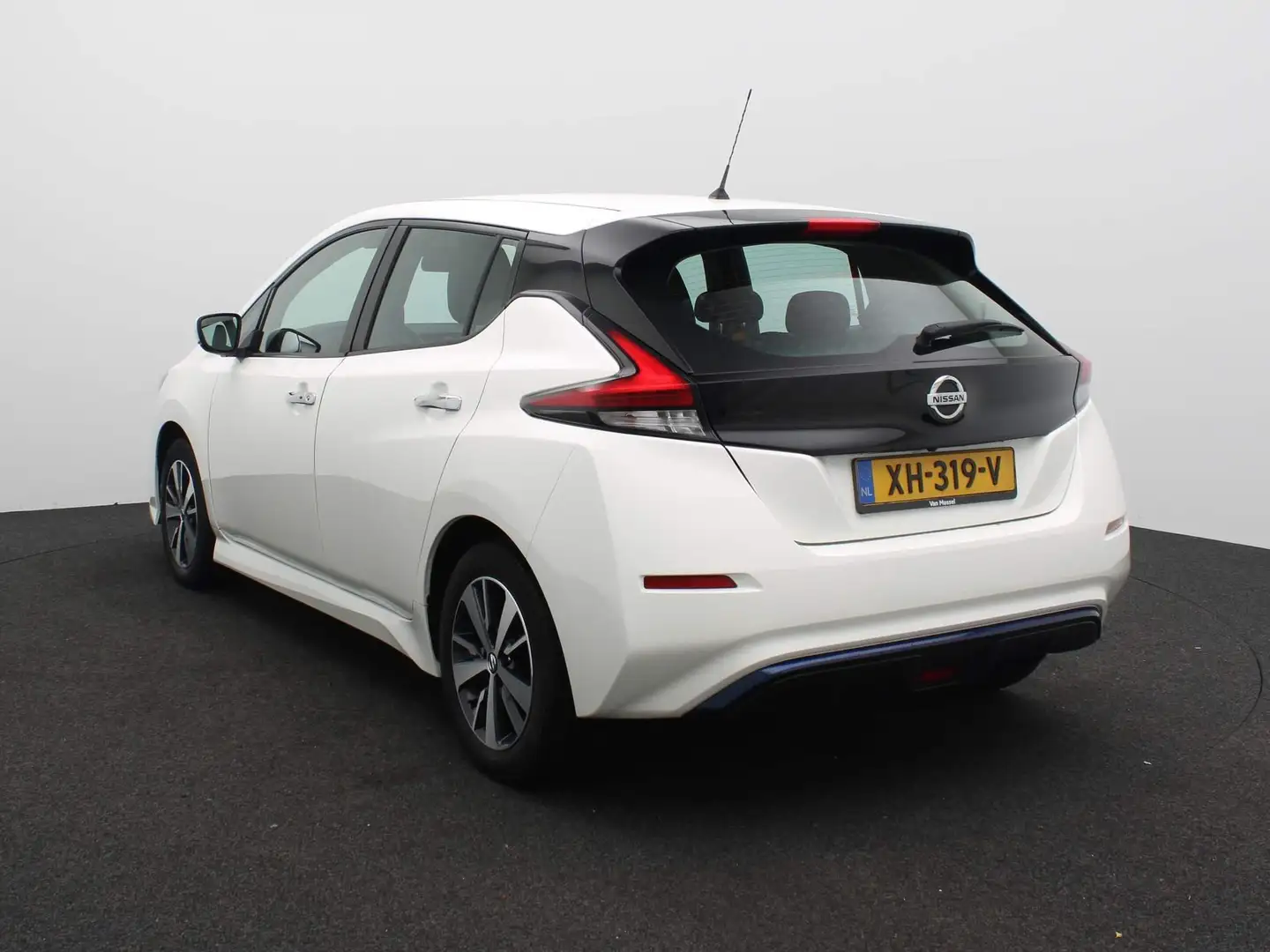 Nissan Leaf Acenta 40 kWh Navigatie | Camera | Climate control White - 2
