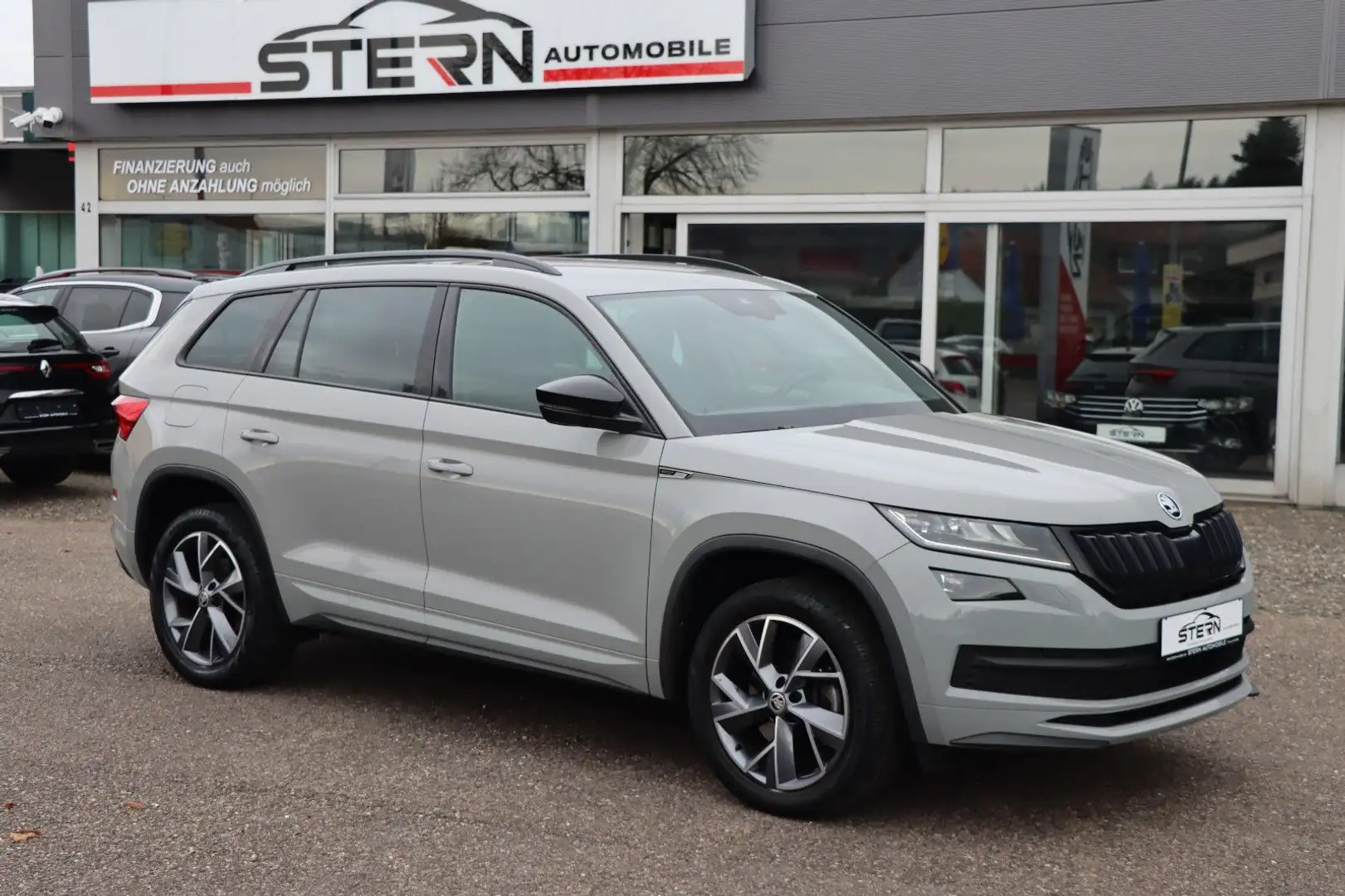 Skoda Kodiaq Sportline 4x4 7-SITZER l AMBIENTE l VOLL Gris - 1