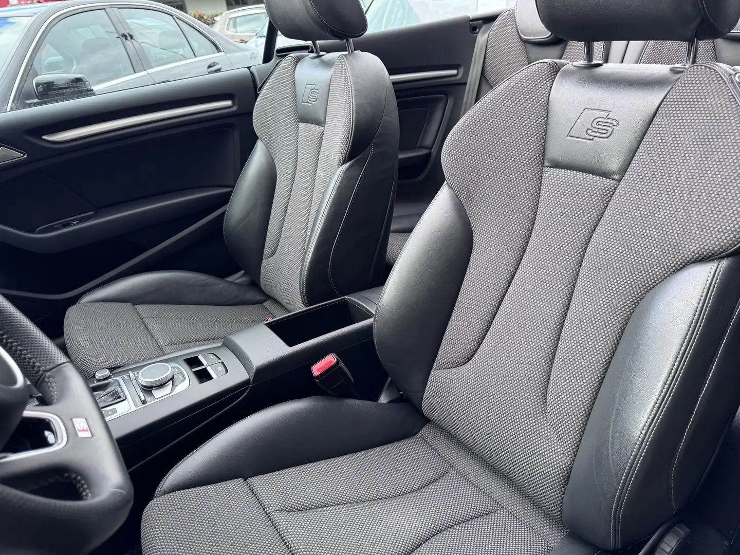 Audi A3 Cabriolet 40 TFSI quattro sport S-Line Grau - 2