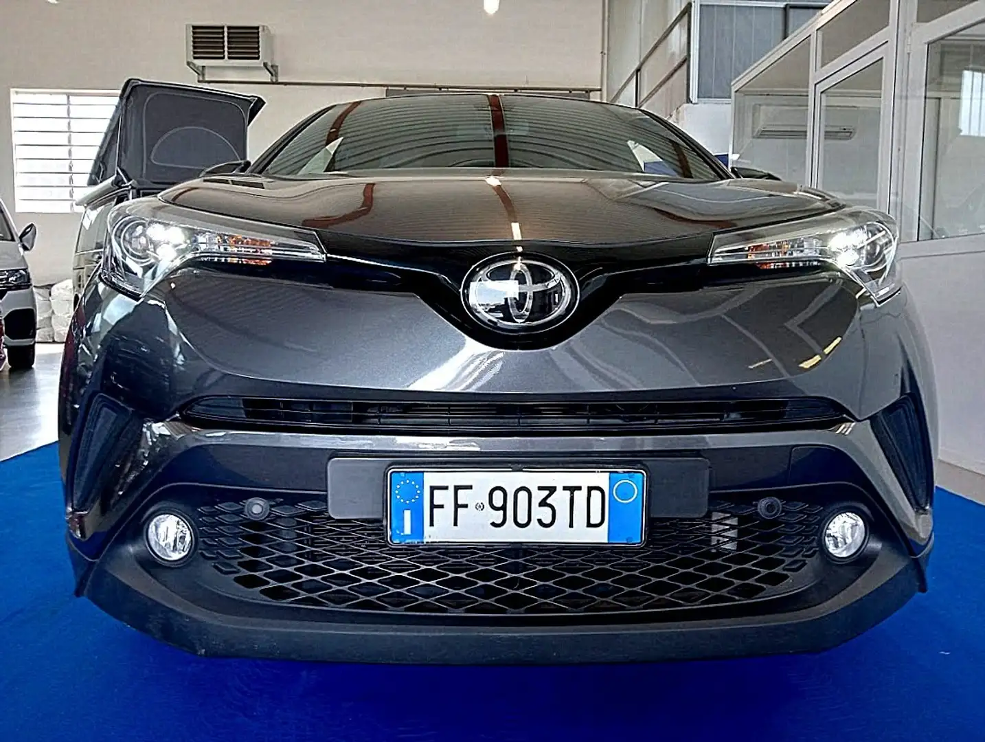Toyota C-HR CHR 1.2 TURBO Lounge 4wd 4X4 FULL OPTIONAL Grey - 2