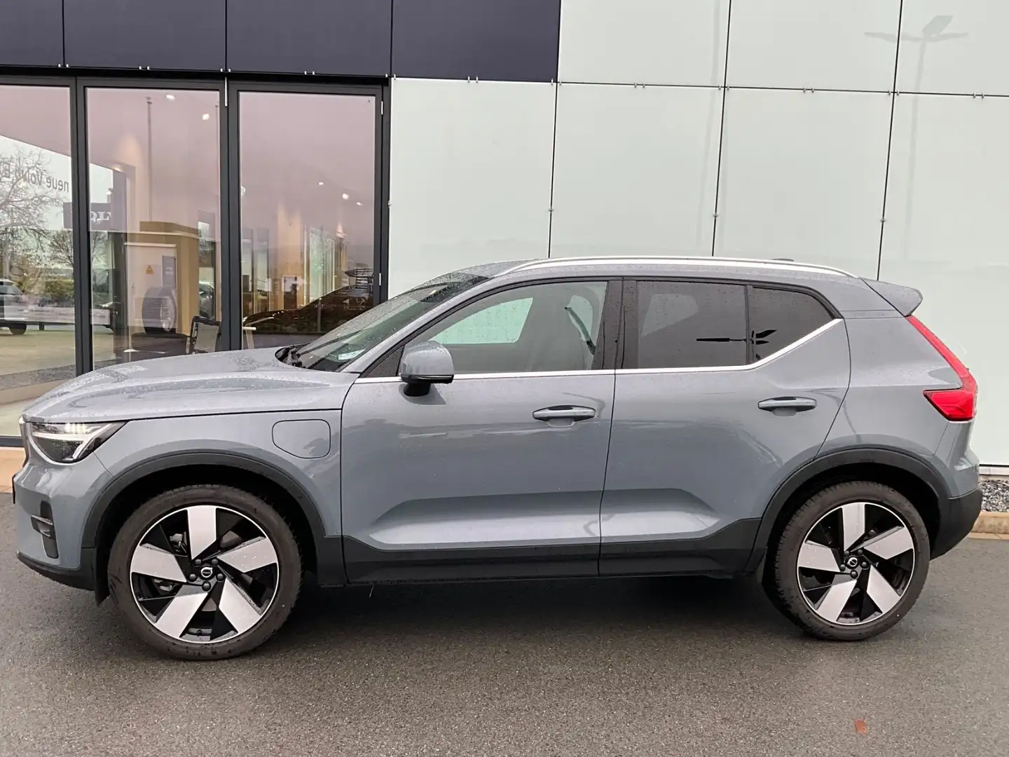 Volvo XC40 T5 Plus Bright Plug-In Hybrid Gris - 2