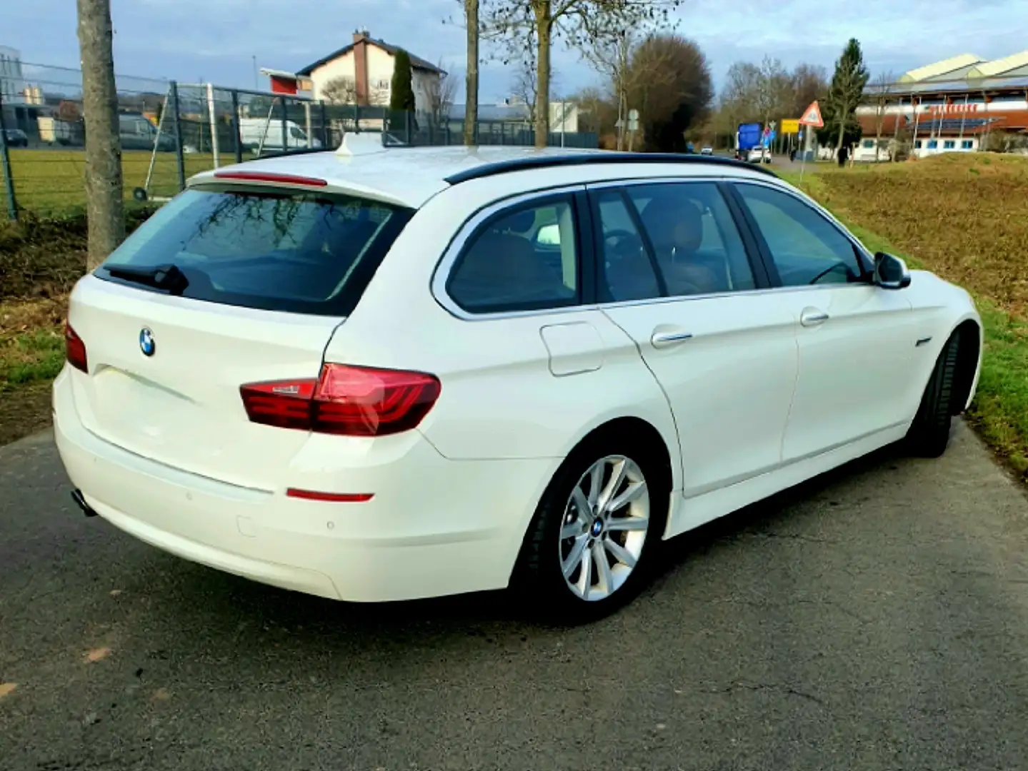 BMW 520 520d Kombi, Aut., Haed Up,Leder,Xenon,ALU Weiß - 1