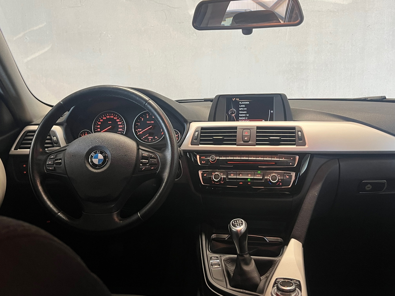 BMW 318 3-serie Touring 318i - Stoelverwarming - PDC - Nav — photo 5
