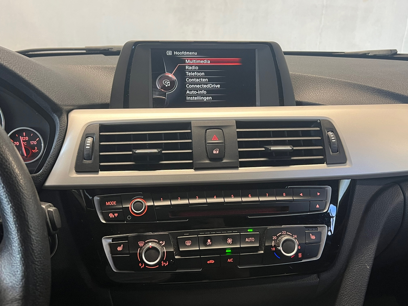 BMW 318 3-serie Touring 318i - Stoelverwarming - PDC - Nav — photo 14