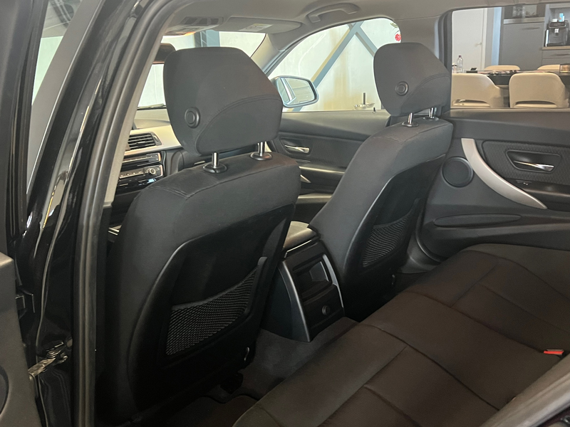 BMW 318 3-serie Touring 318i - Stoelverwarming - PDC - Nav — photo 13