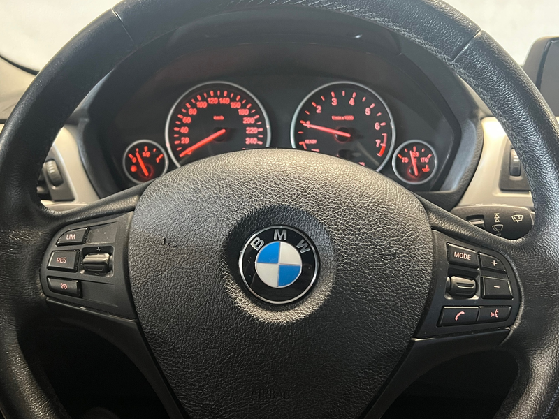BMW 318 3-serie Touring 318i - Stoelverwarming - PDC - Nav — photo 15