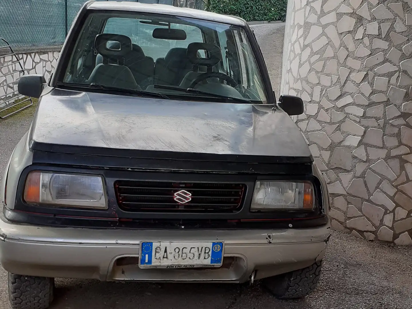 Suzuki Vitara 2.0 Hdi Gris - 2