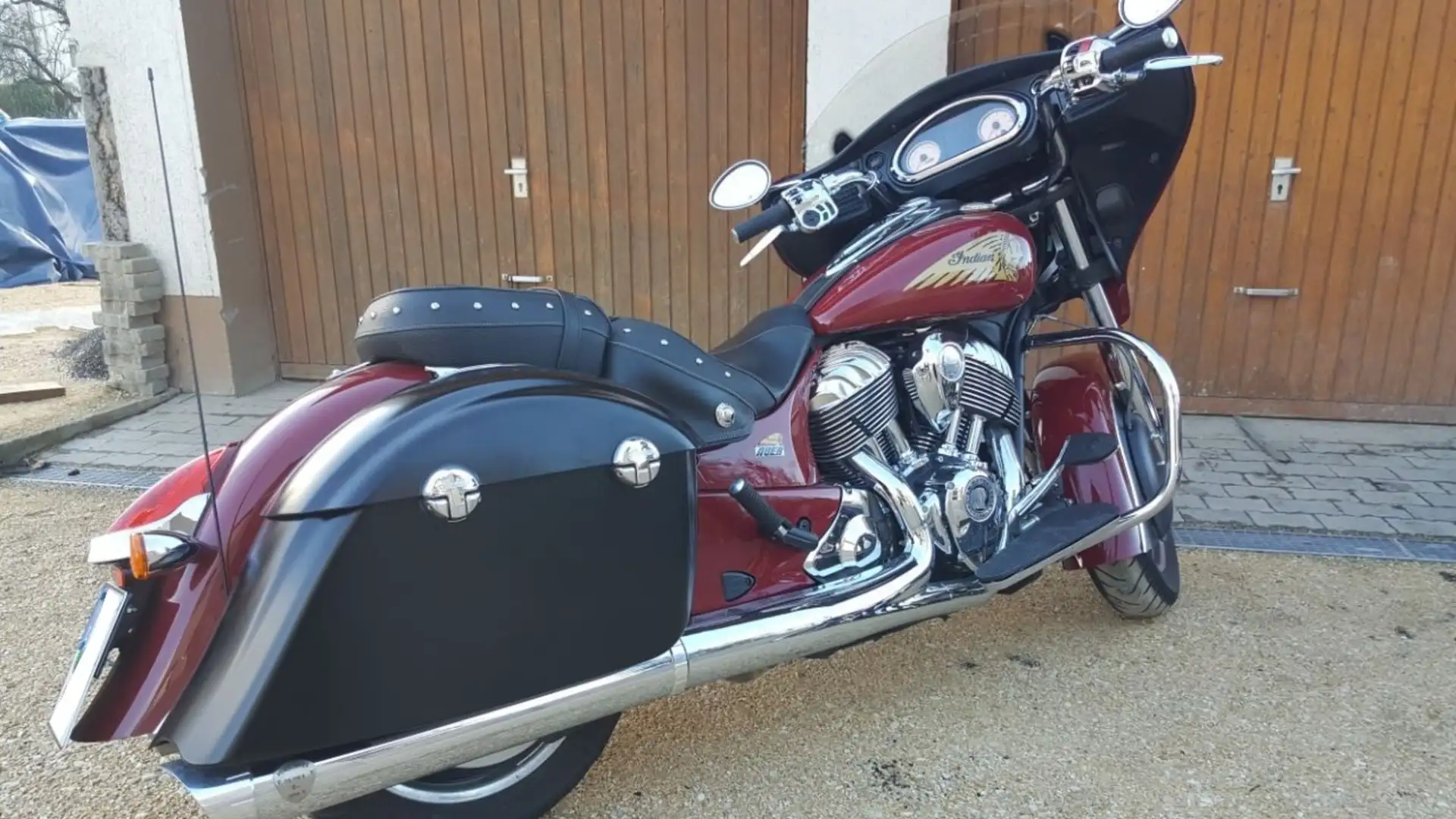 Indian Chieftain Roşu - 2