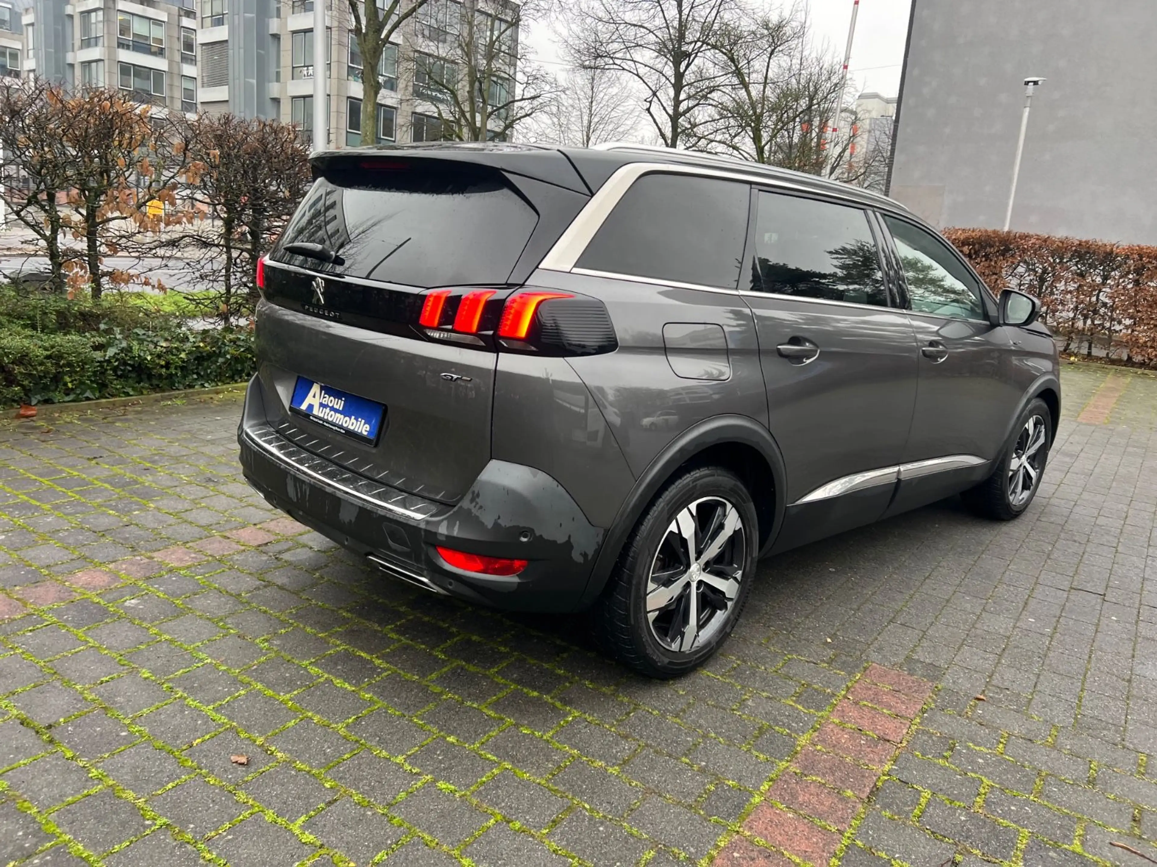 Peugeot 5008 GT BlueHDi 1.Hand~ Aut~Navi~Leder~Panorama — photo 6