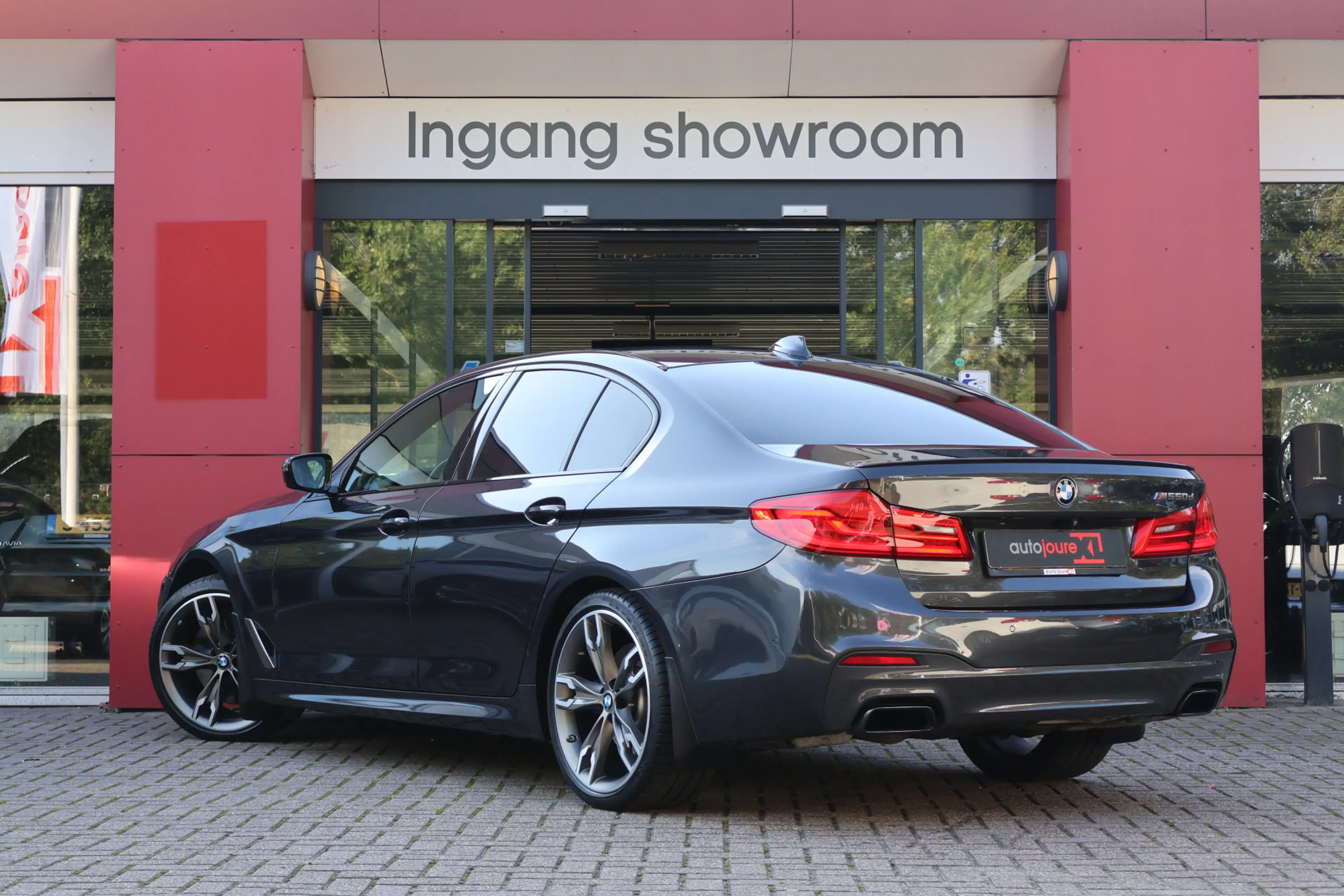 BMW M550 5-serie M550d xDrive High Executive | M-Sport | Pa — photo 4