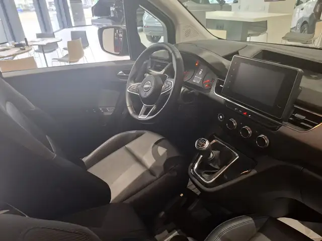 Nissan Townstar view 10