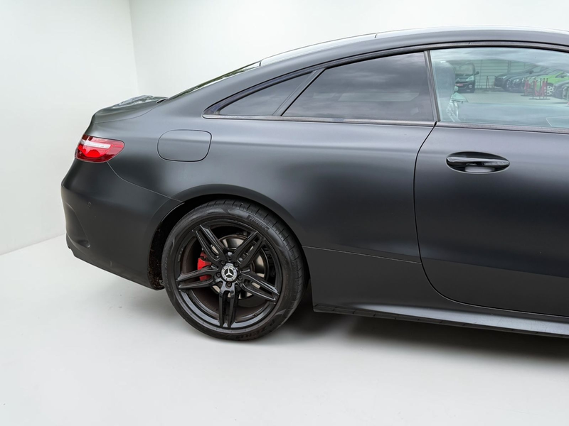 Mercedes-Benz E 200 Coupe*AMG*NIGHT-PAKET*PANORAMA*KLIMA* — photo 6