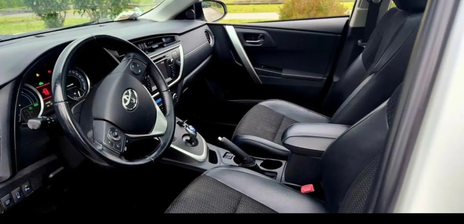 Toyota Auris Auris Touring Sports 132 VVT-i Feel! Blanc - 2