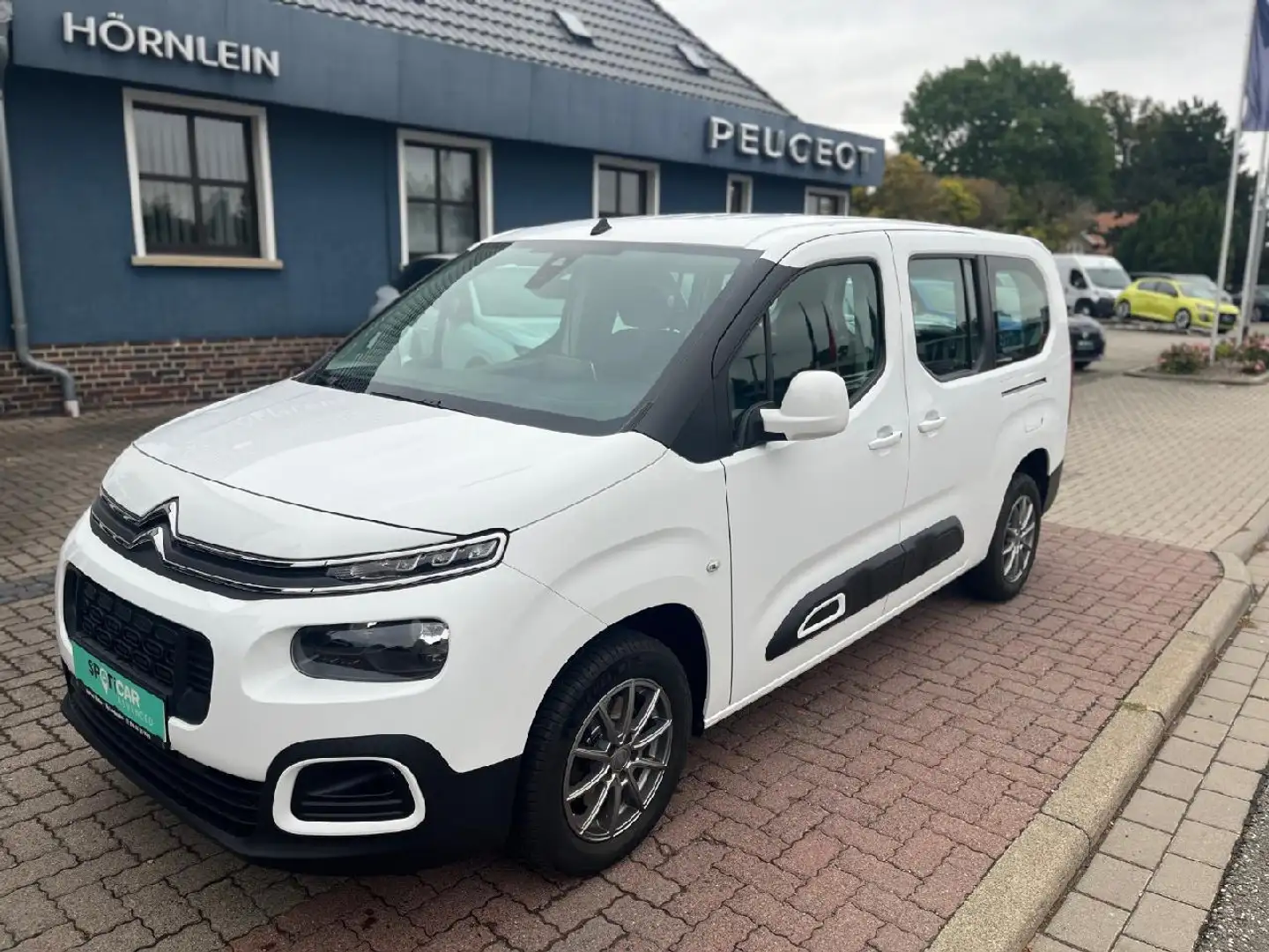 Citroen Berlingo Berlingo Feel XL HDI 130 + Navi + PDC + AHK Blanc - 1